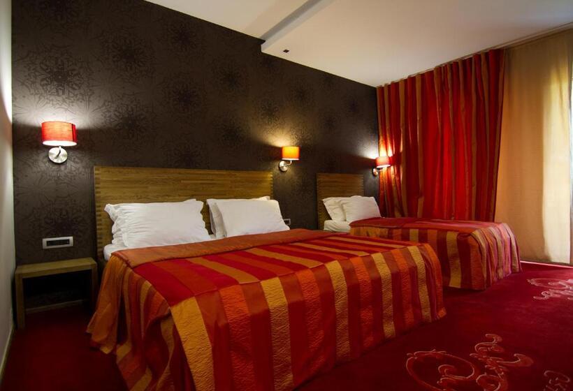 اتاق استاندارد سه تخته با بالکن, Grande Casa Hotel   Međugorje