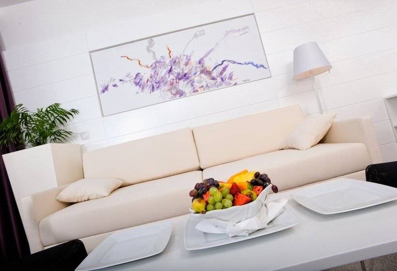 سوییت لوکس, Maistra Select All Suite Island Hotel Istra