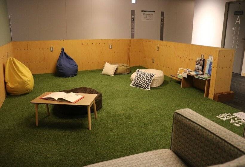 스탠다드 트리픔 룸 공동욕실, Hostel Tomar