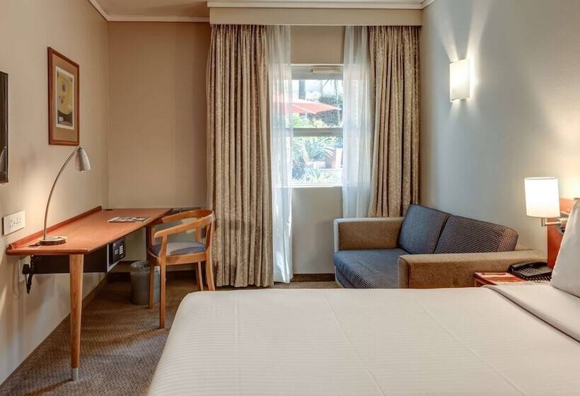 Номер Стандарт, Stayeasy Pretoria
