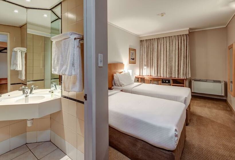 Номер Стандарт, Stayeasy Pretoria