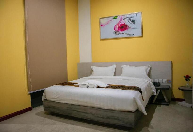 Suite with Balcony, Green Rose