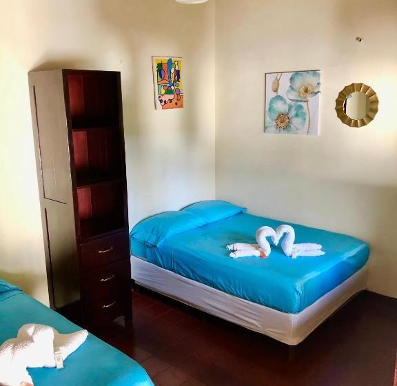 4인용 스탠다드 룸, Casa Lula León Hostal