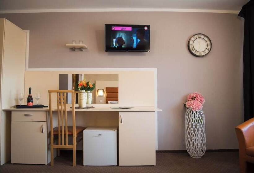 Номер Deluxe, Mbi Travel Inn