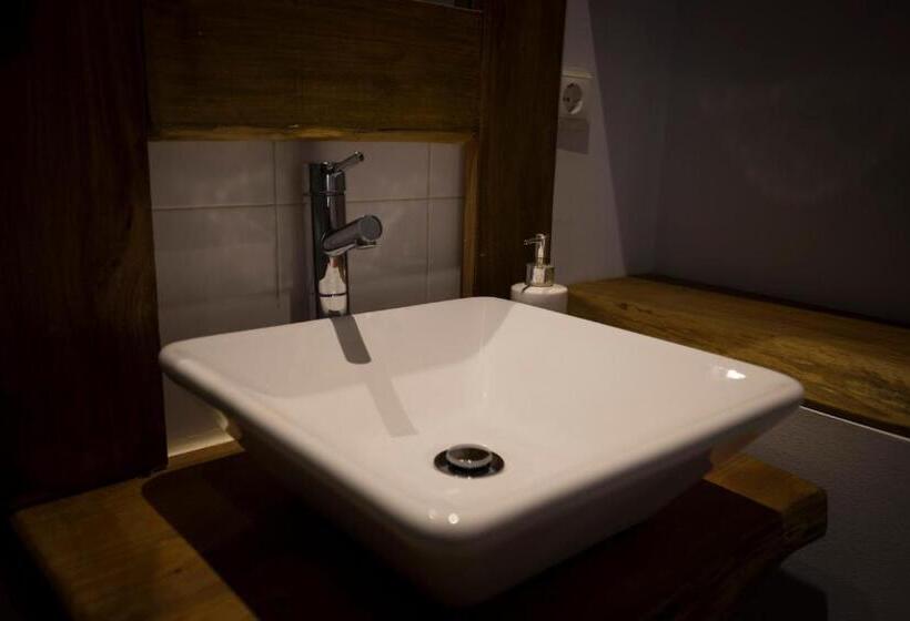 Standard Room, Modern & Recycled Guest House