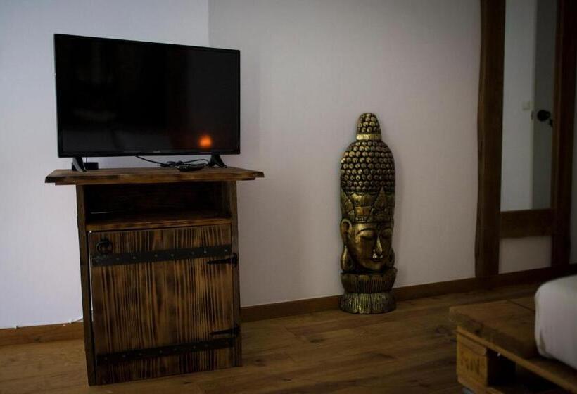Standard Room, Modern & Recycled Guest House
