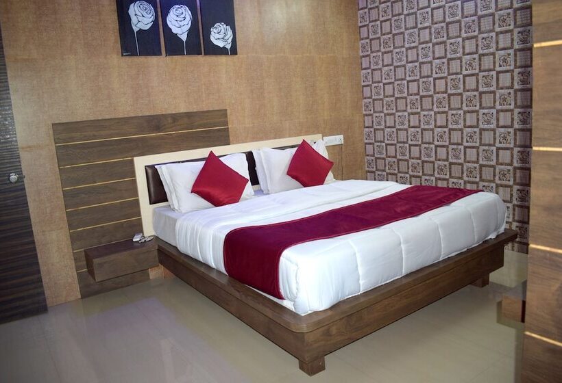 디럭스 룸, The Sky Comfort   Hotel The Heaven, Dwarka