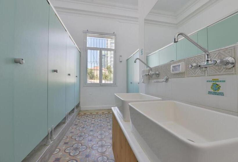 חדר סטנדרט לארבעה, Roger S Hostel Tel Aviv