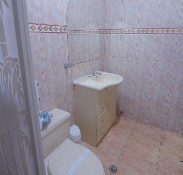 اتاق لوکس سه تخته, Victoria Suites