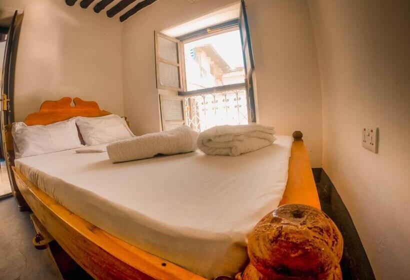 اتاق اکونومی, Zlife Stone Town