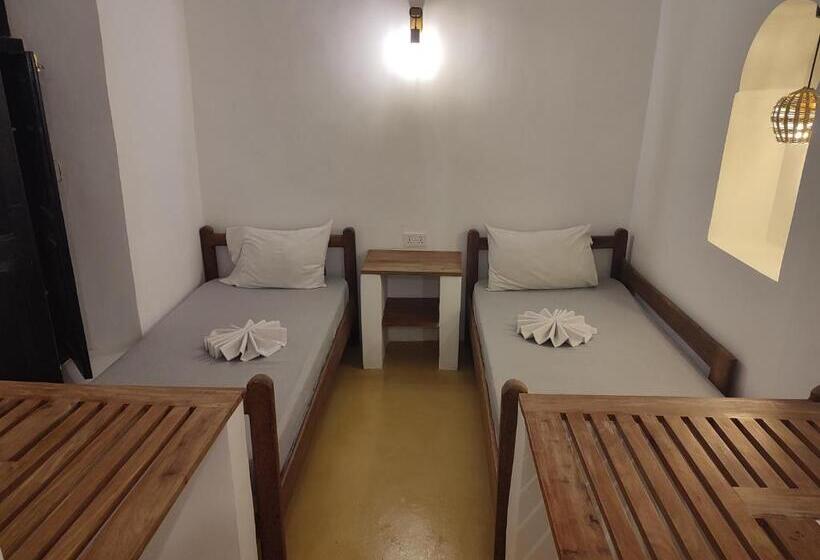 Economy Triple Room, Zlife Stone Town