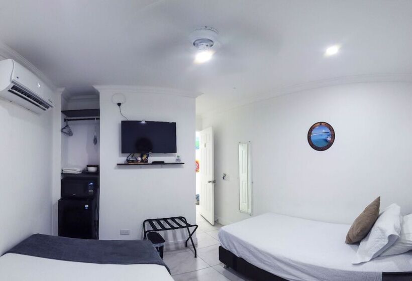 Quarto Triplo Estandar, Las Lunas