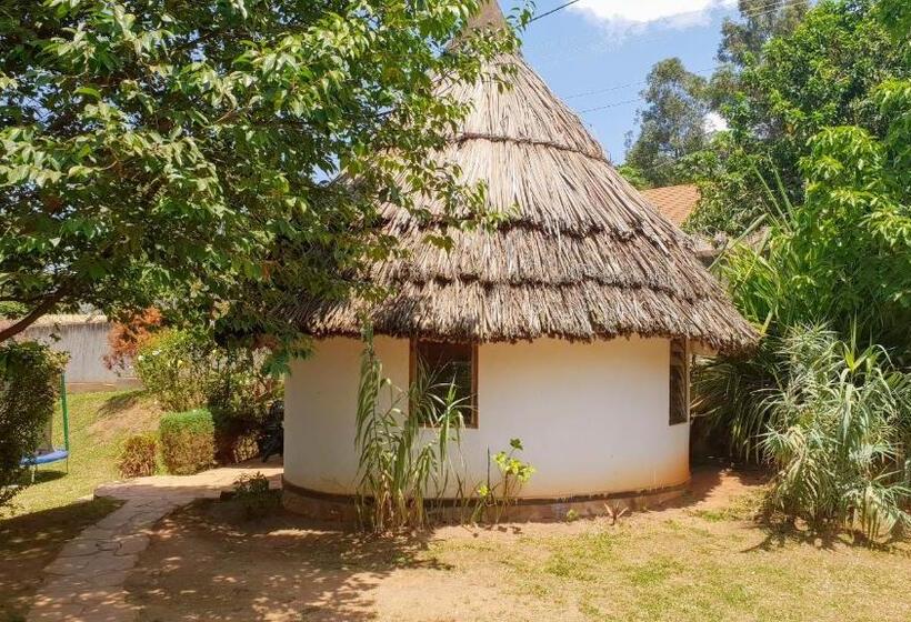 Standard Room King Size Bed, Banda Lodge