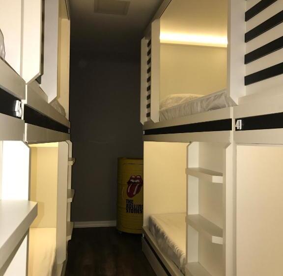 تختخواب در اتاق مشترک, Aipa Hostel.com