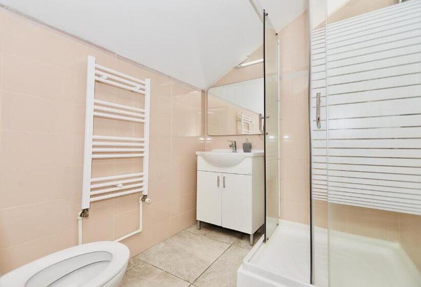 Quarto Estandar Cama King, Casa Golopența