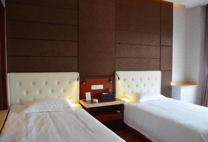 Номер Superior, Hua Qi Kaiserdom Hotel Zhongshan Road St Michael S Cathedral And Zhanqiao Pier Qingdao