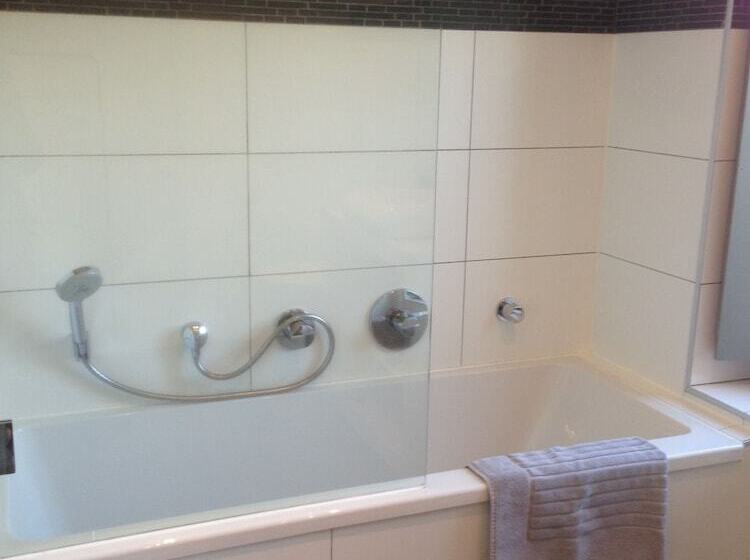 标准间, B&b Silentium
