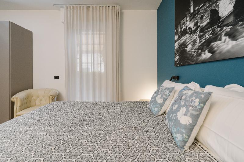 اتاق لوکس با چشم‌انداز دریاچه, Mövenpick Hotel Du Lac Tunis