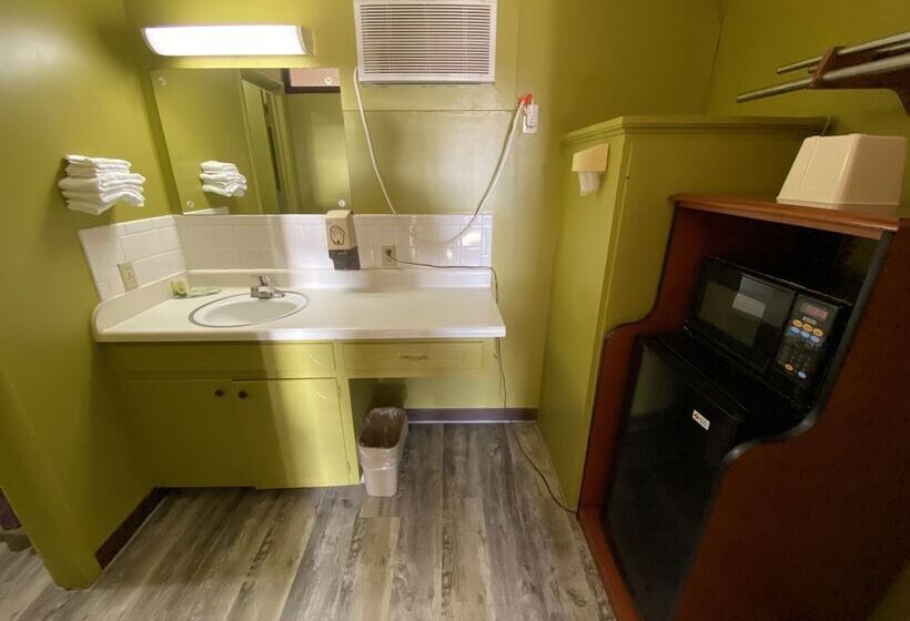Номер Стандарт 2 Двуспальные Кровати, Lincoln Motel