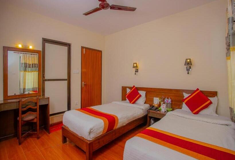 اتاق لوکس, Garuda Inn