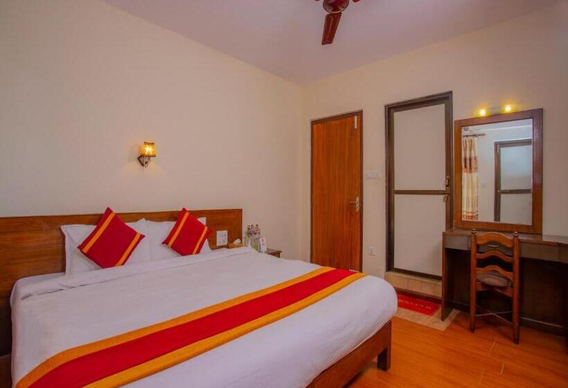 اتاق لوکس, Garuda Inn
