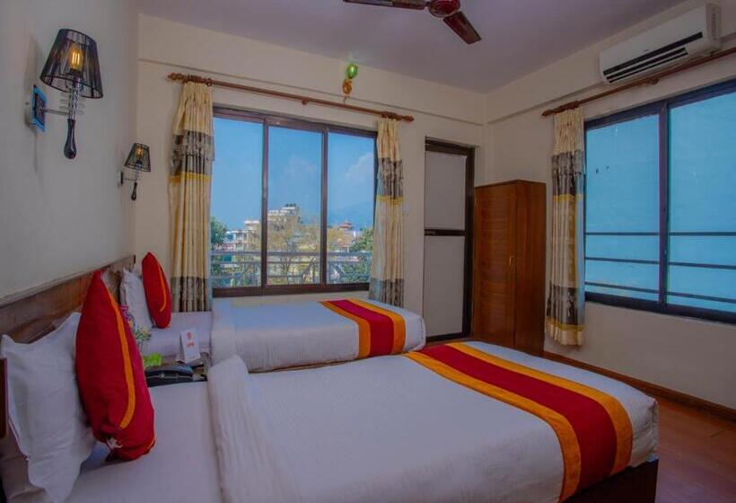 اتاق لوکس, Garuda Inn