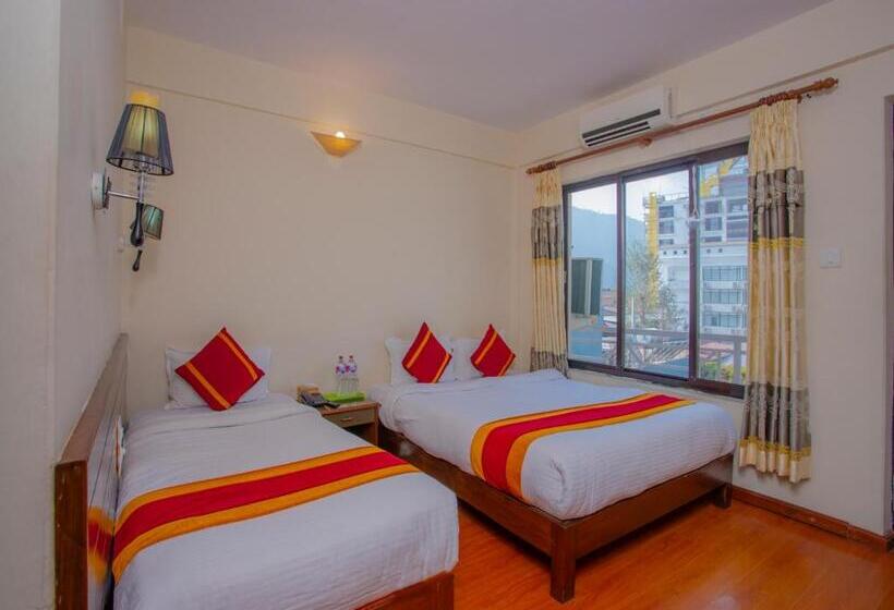 اتاق لوکس, Garuda Inn
