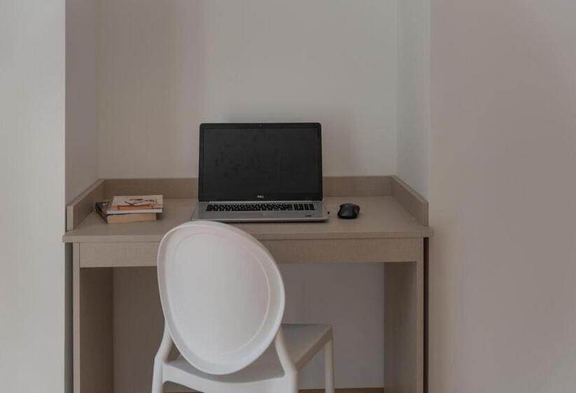 Номер Стандарт с Балконом, Hostel Antique