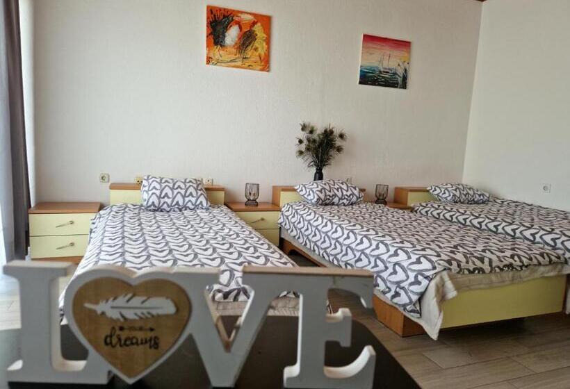 4인용 스탠다드 룸, Motel Tri Lovca