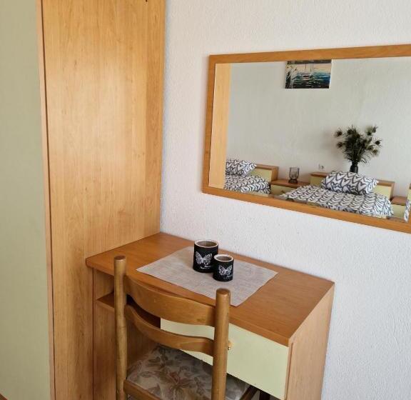 패밀리 룸, Motel Tri Lovca