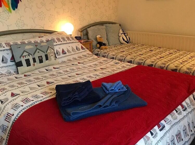 Семейный Номер, The Lyndsay Guest House