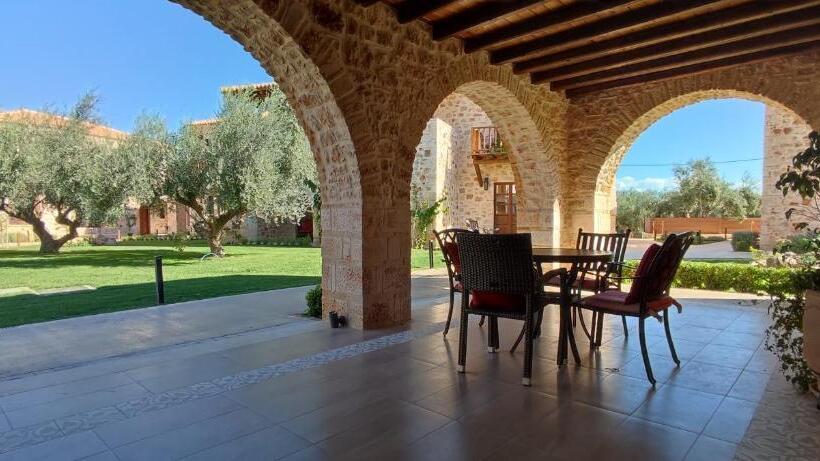 디럭스 룸, Mystras Grand Palace Resort & Spa