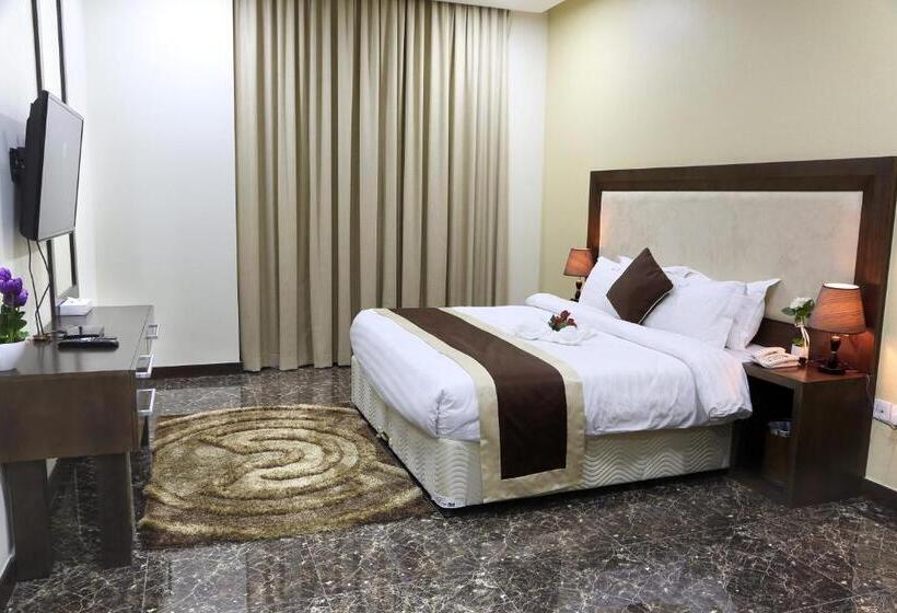 سوئیت جونیور خانوادگی, Belle Tower Apartments