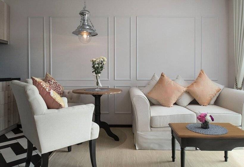 Номер Deluxe, The Symphony Suites Pattaya