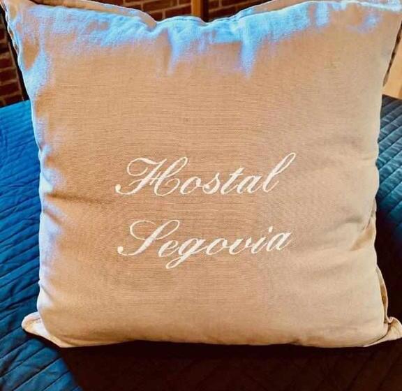 经济房, Hostal Segovia Adults Only