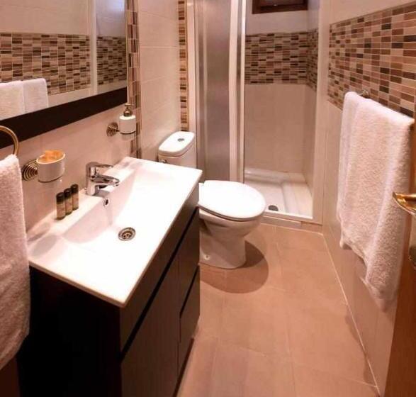 阁楼房, Hostal Segovia Adults Only
