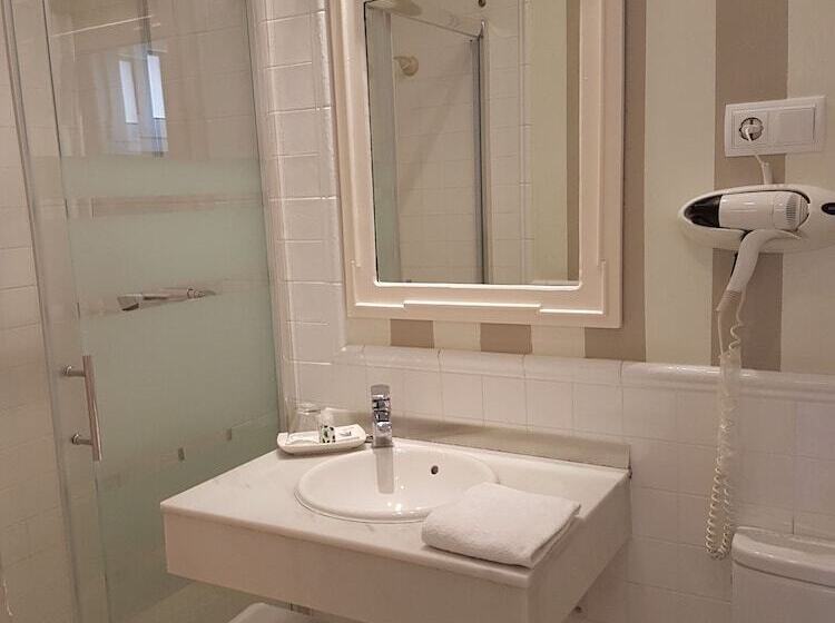 经济房, Hostal Segovia Adults Only