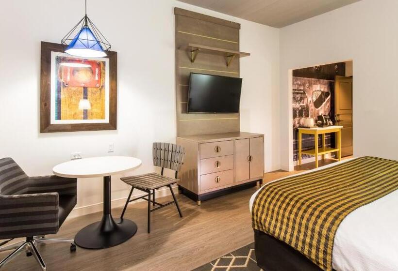 Люкс Кровать Кинг, Indigo Hattiesburg, An Ihg
