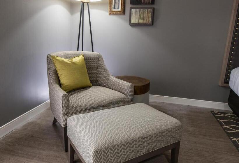 Люкс Адаптированный для Инвалидов, Indigo Hattiesburg, An Ihg