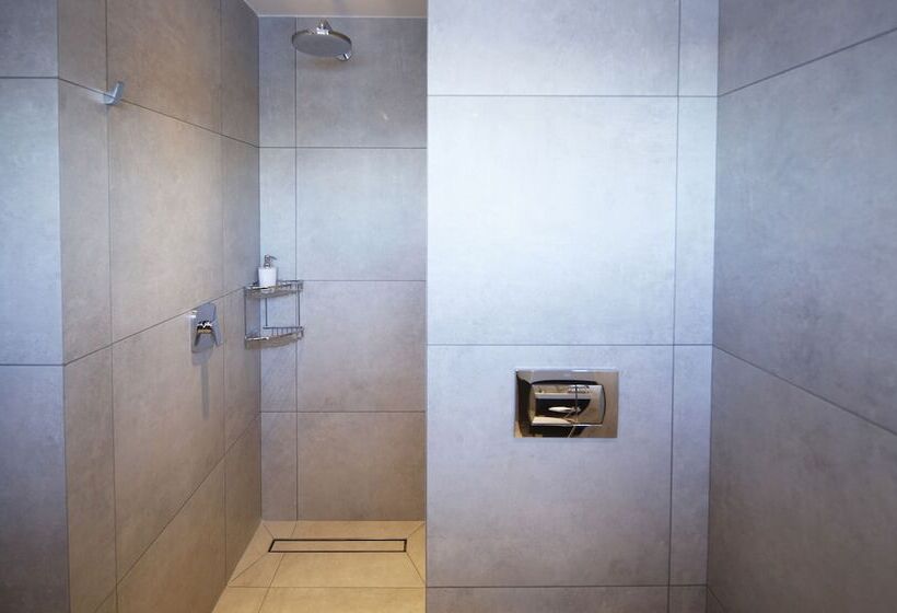 سوییت جونیور, Keflavik Micro Suites