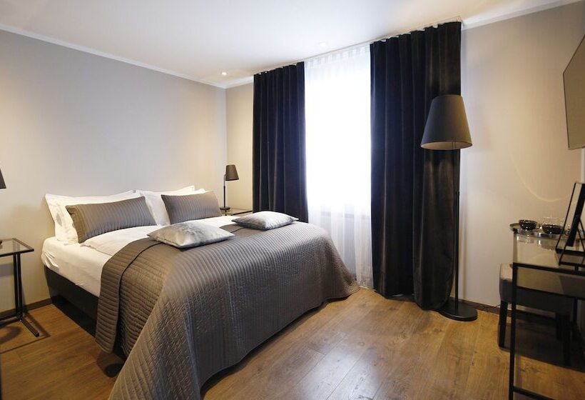 سوییت جونیور, Keflavik Micro Suites