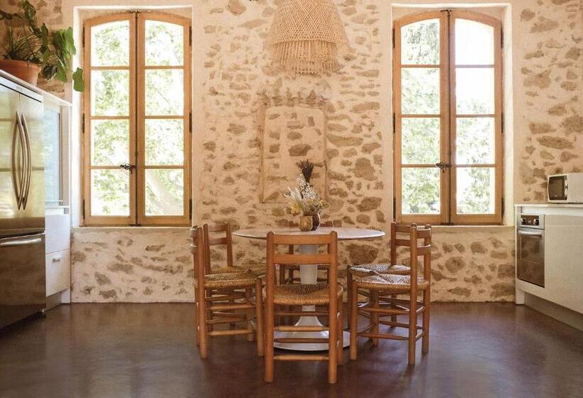 Апартаменты 3 Спальни, Le Galinier, Lourmarin, An Authentic Beaumier Guesthouse