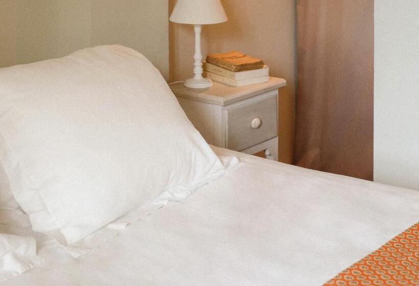 ３ベッドルームのスーペリアアパートメント, Le Galinier, Lourmarin, An Authentic Beaumier Guesthouse