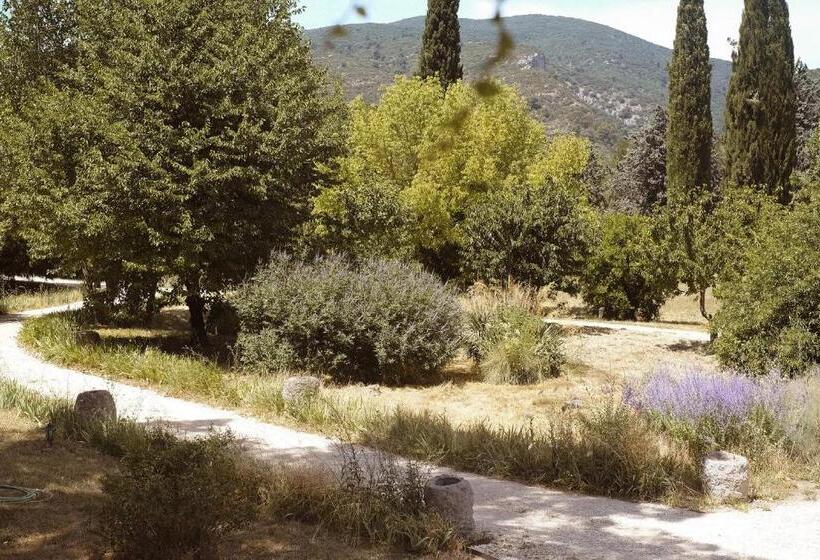 Апартаменты 2 Спальни, Le Galinier, Lourmarin, An Authentic Beaumier Guesthouse