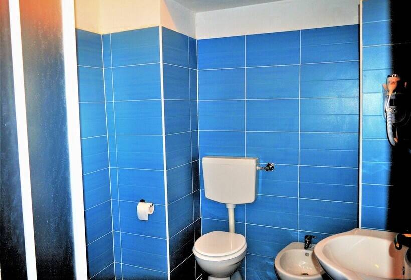 اتاق سوپریور سه تخته, Napoli Station B&b