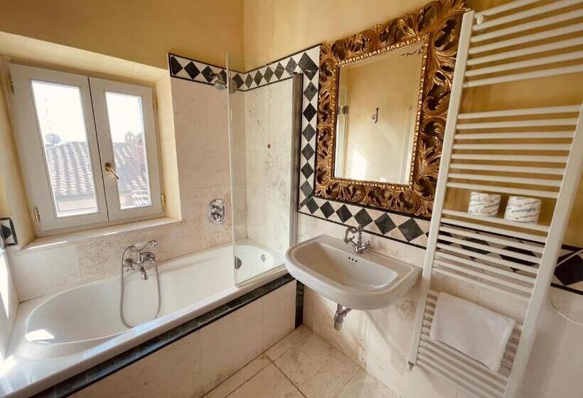 1 Bedroom Apartment Lake View, Palazzo Barbini Dimora Storica