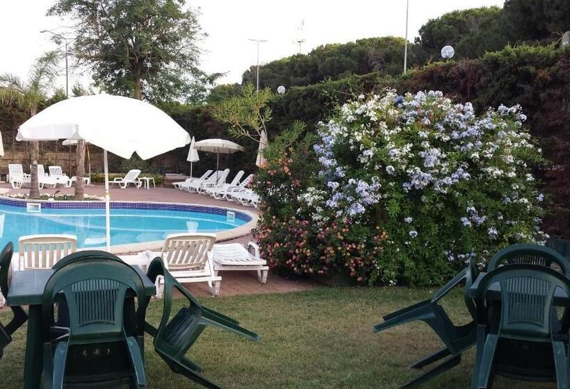 اتاق ساده سه‌ نفره, Thairè Resort