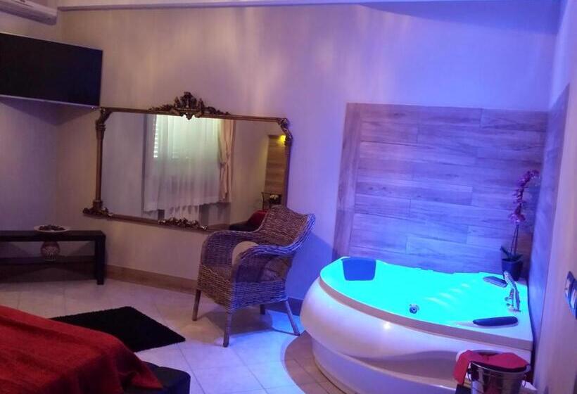سوییت لوکس, Thairè Resort