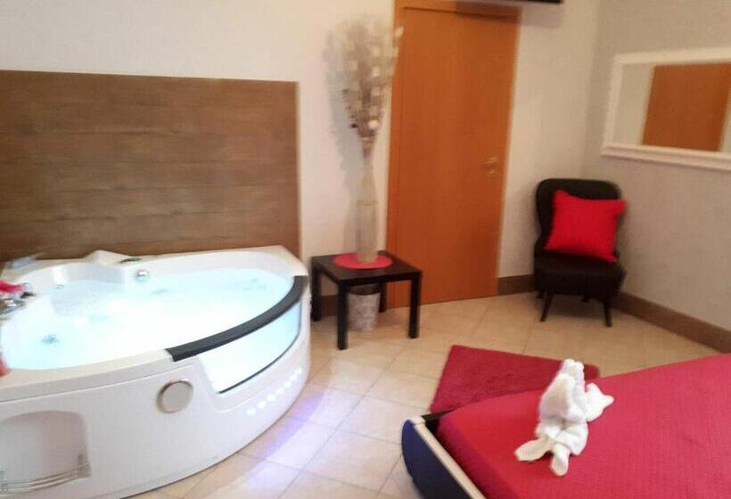 سوئیت با وان آب گرم, Thairè Resort