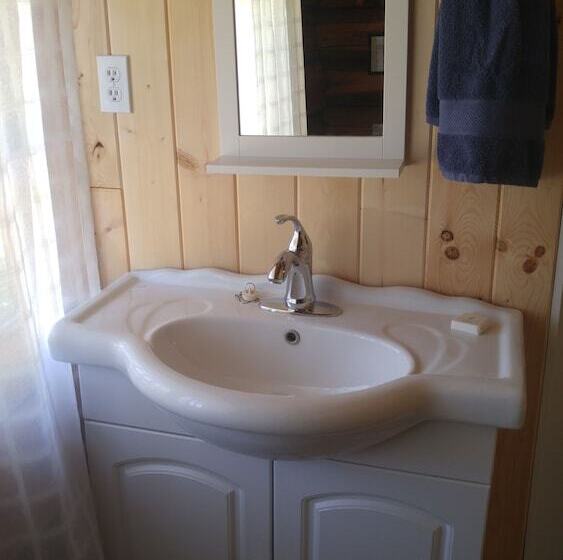 Хижина, Wolfwood Guest Ranch